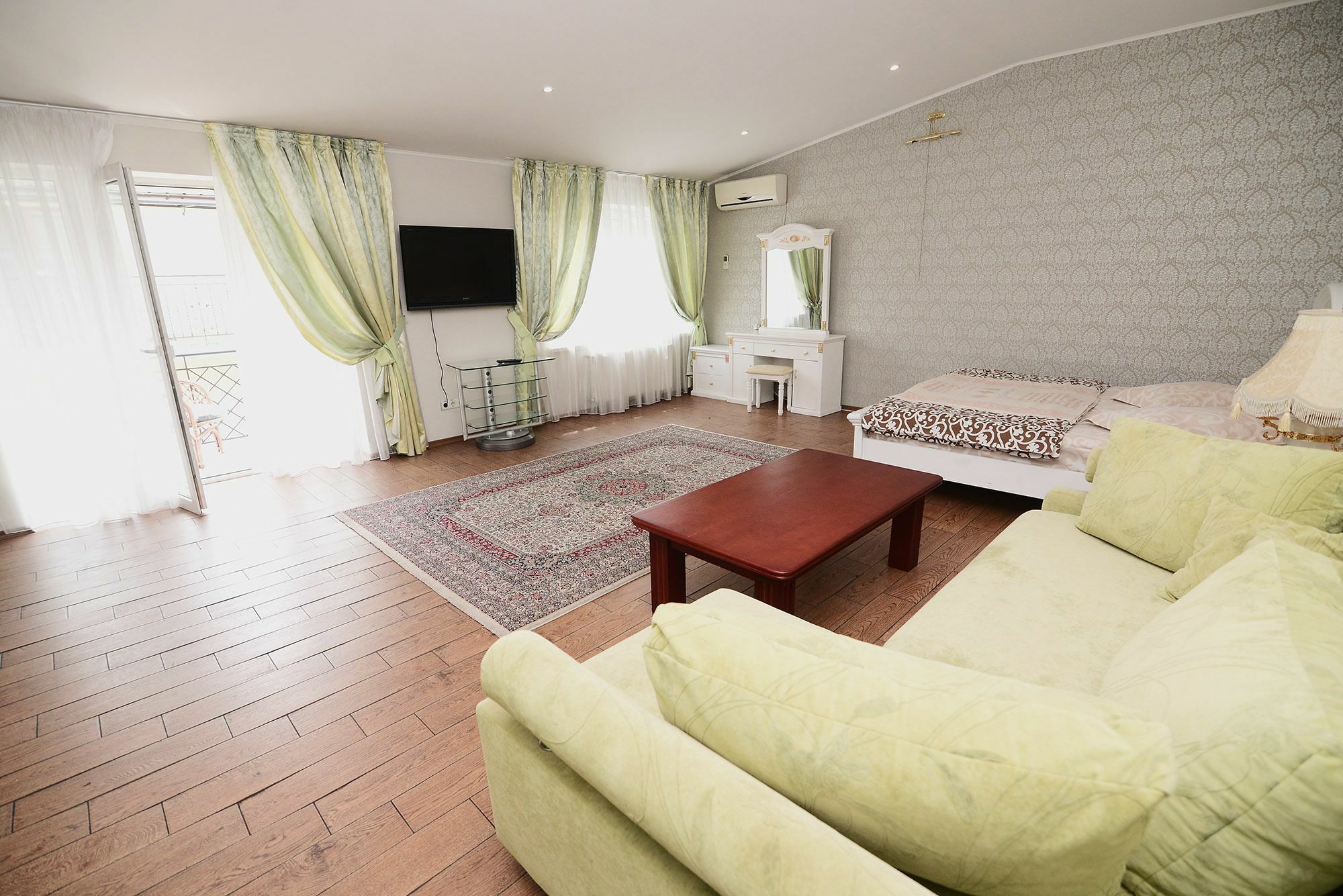 Club City House Klumba Lägenhet Odessa Exteriör bild